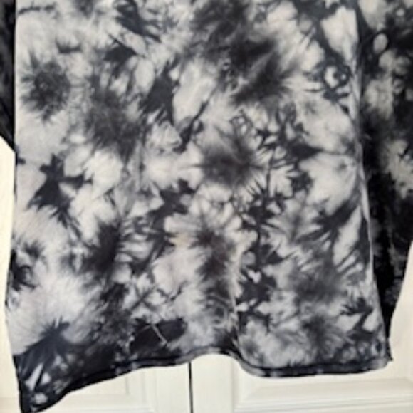 Tie-Dye Buffalo Sweat T-shirt
CANADIAN MADE! - Picture 3 of 5